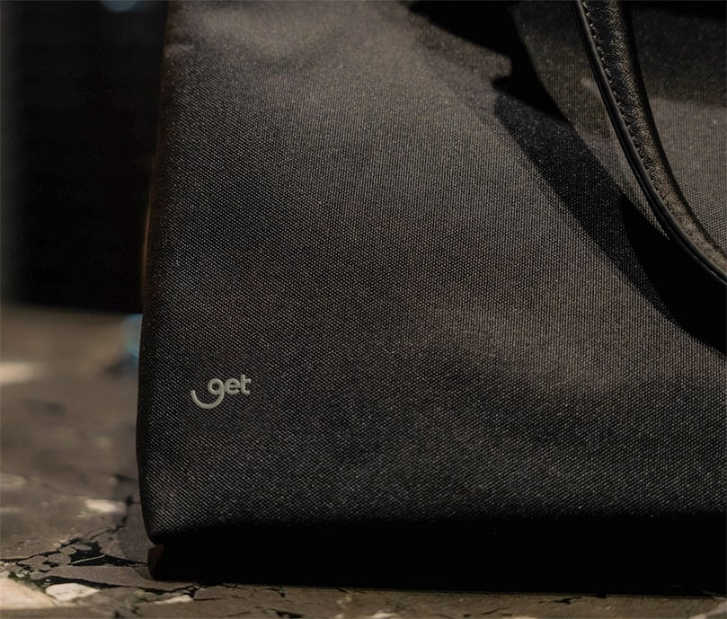 Setup de trabalho com o kit teclado e mouse sem fio.