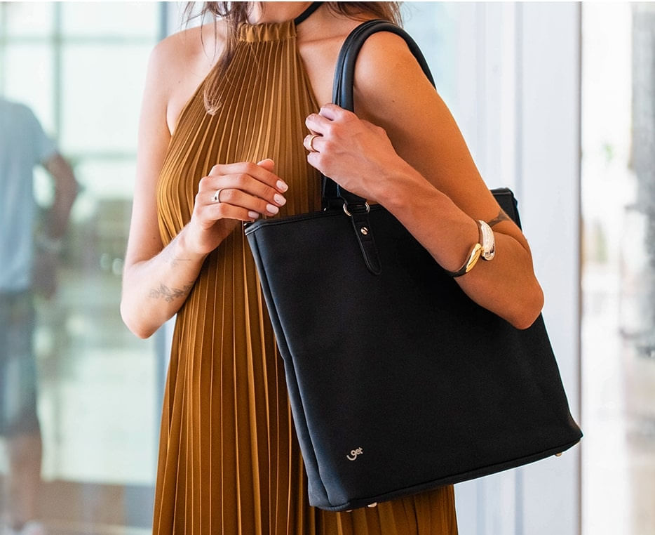 Teclado padrão ABNT2 em formato vertical.